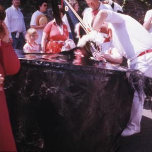 Old Oss adjusting hat