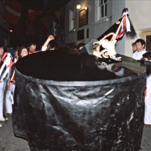 Old Oss at night in street