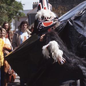 Old Oss dancing in road