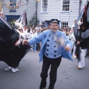 Blue Ribbon oss and Old Oss dancing together
