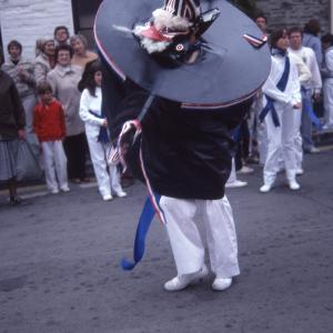 Blue Ribbon Oss dancing