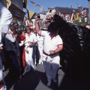 Teaser dancing with Old Oss