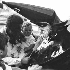 Baby meeting Old Oss