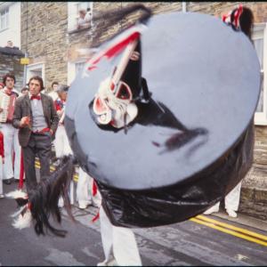 Old Oss teased on street