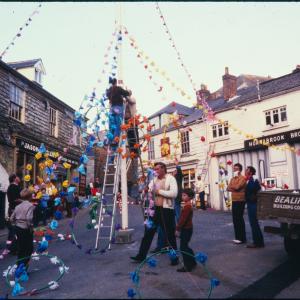 Preparing the maypole