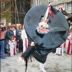 Old Oss dancing outside Prideaux Place house