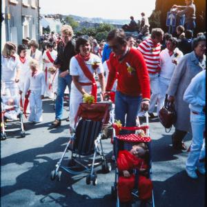 Women from Old Oss party with pushchairs