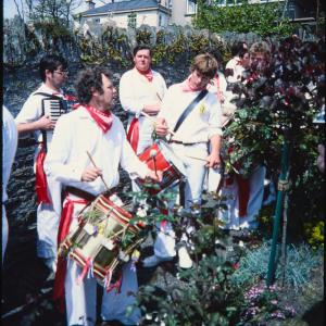 Old Oss band in garden