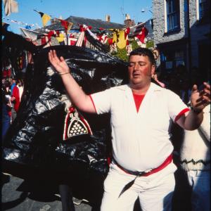 Teaser dancing with Old Oss