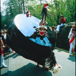 Old Oss dancing in road