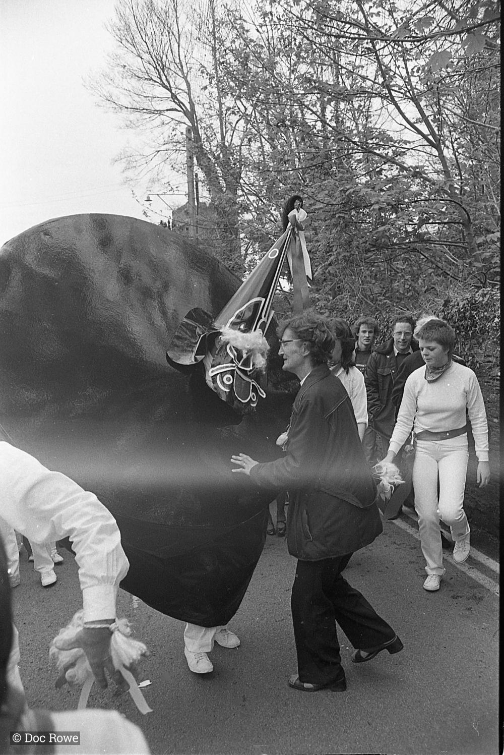 Lady dancing with Old Oss