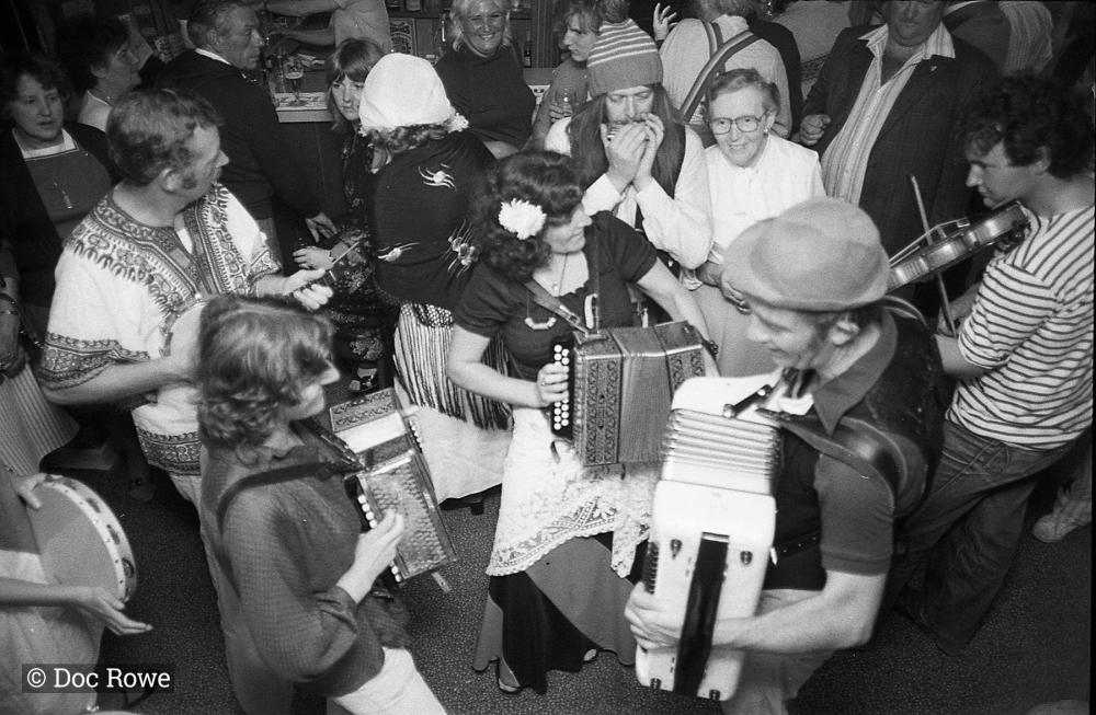Merrymakers musicians in pub
