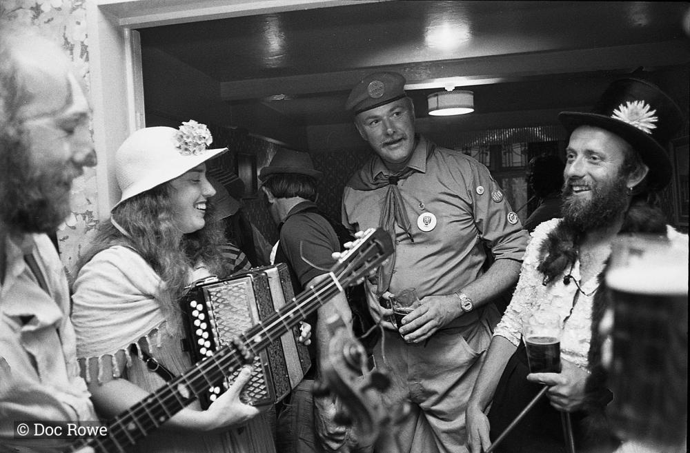 Merrymakers musicians in pub 12