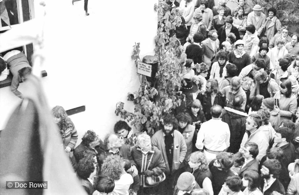 11 o'clock at golden lion