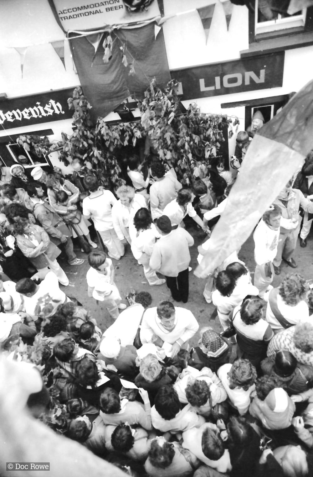 11 o'clock at golden lion