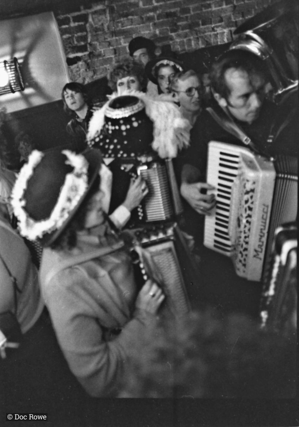 Accordion players in pub