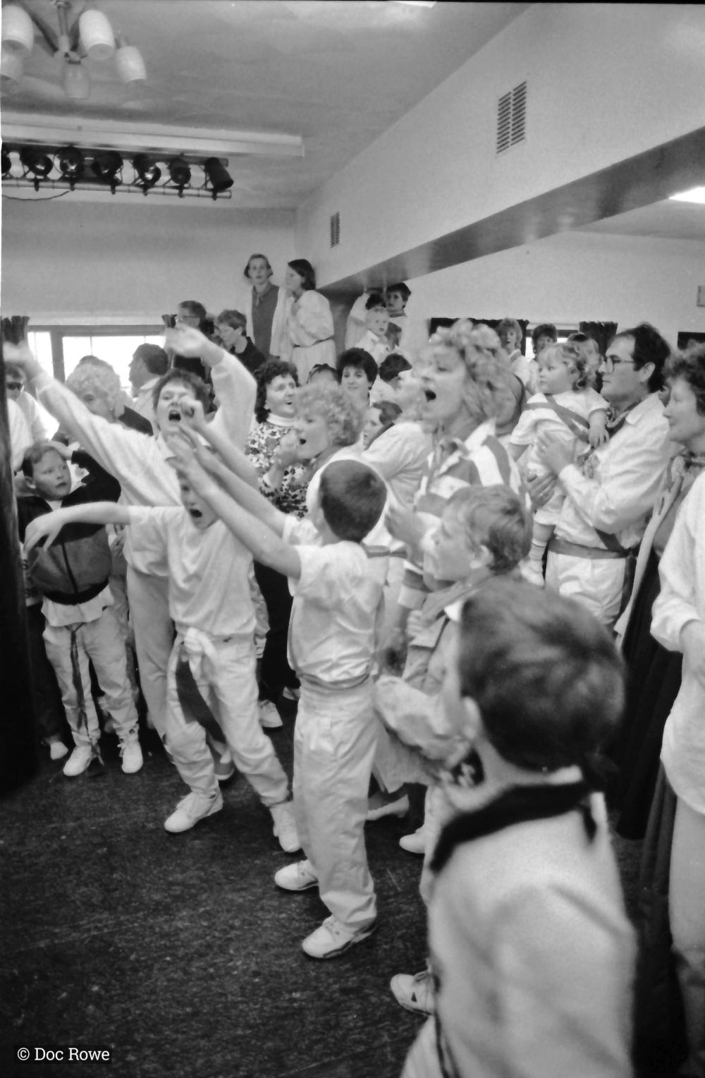 kids shouting at oss