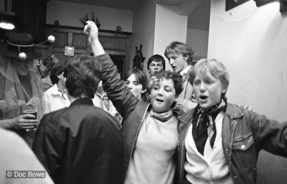 People singing in the pub