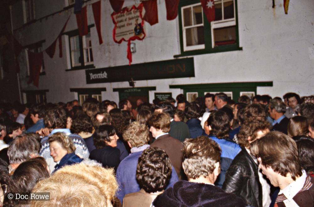 Crowds outside the Golden Lion