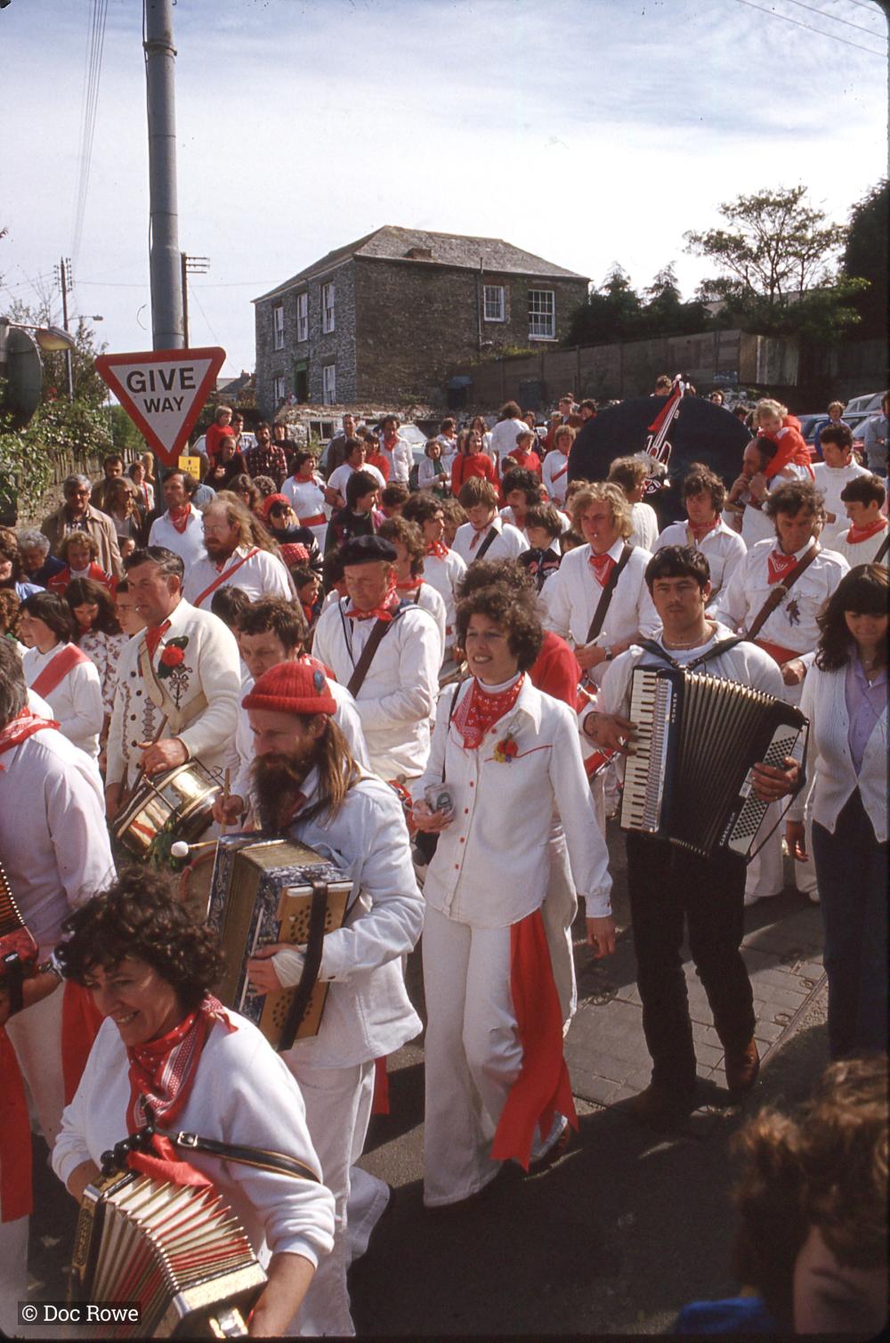 Old Oss procession