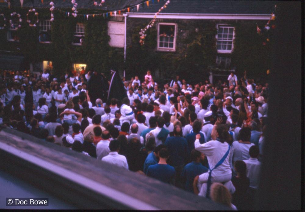 Osses Meet under maypole