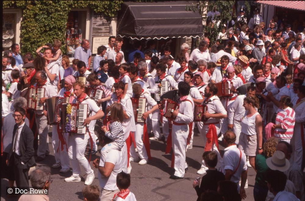 Old Oss procession