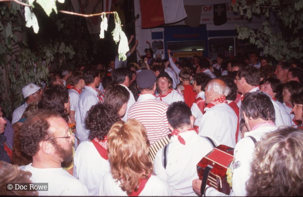 Old Oss crowd at night