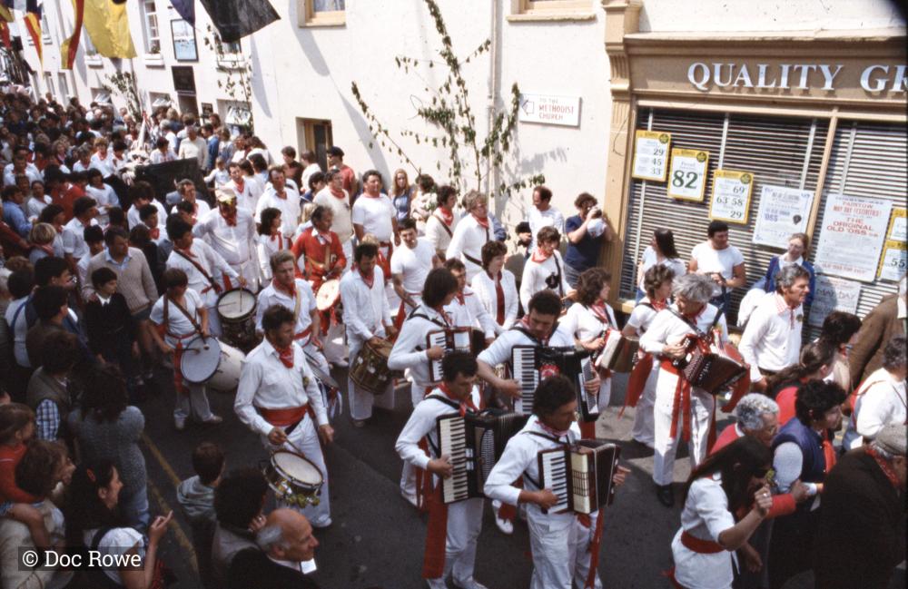 Old Oss procession