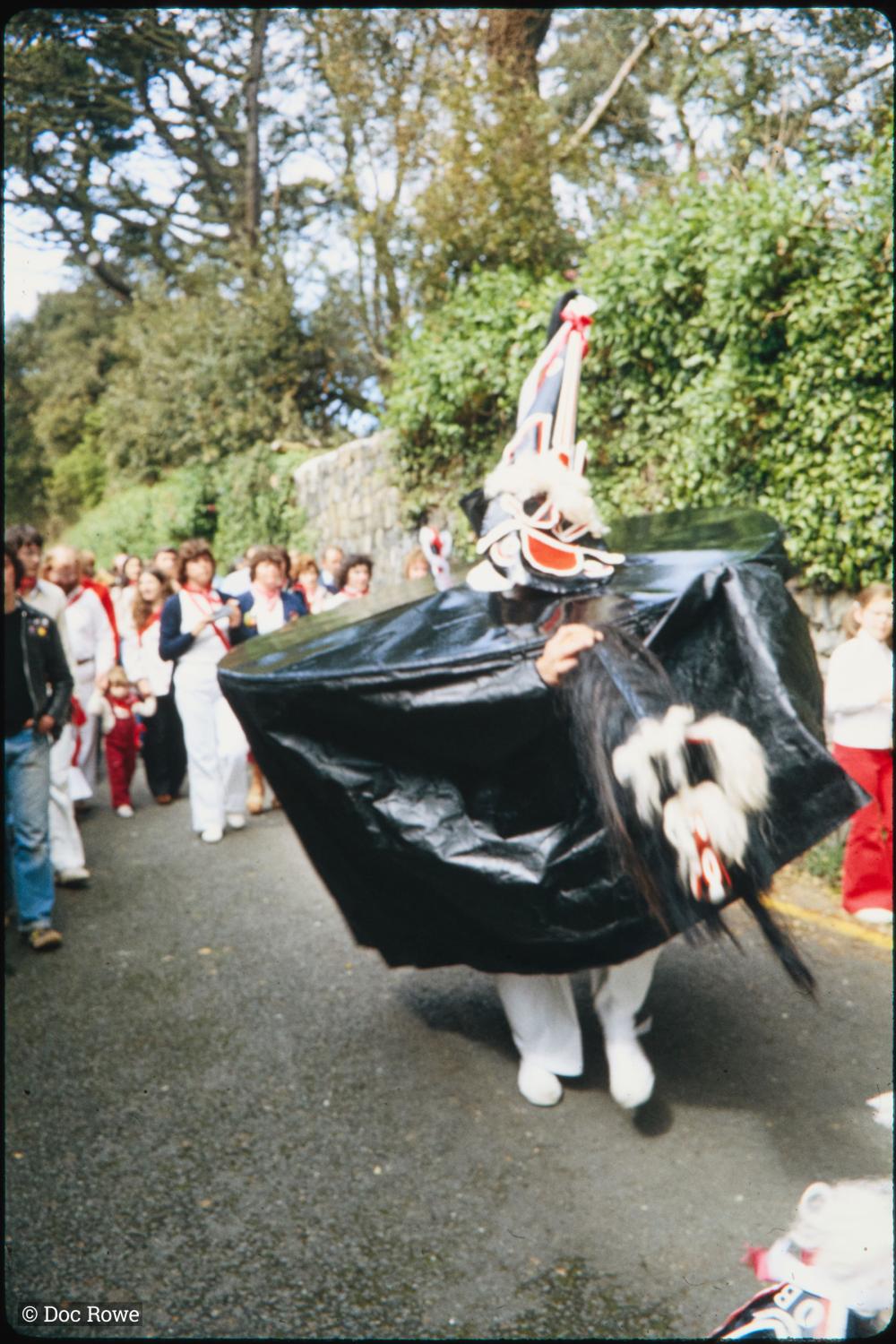 Old Oss dancing in road