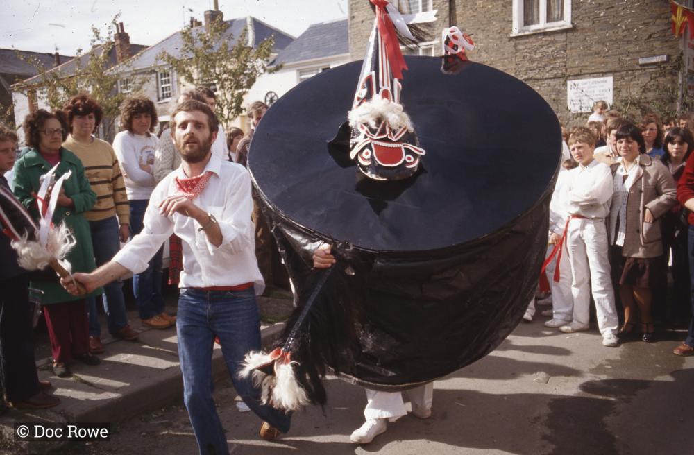 Old Oss being teased in road