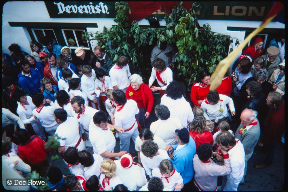 Old Oss 10'Clock procession outside The Golden Lion