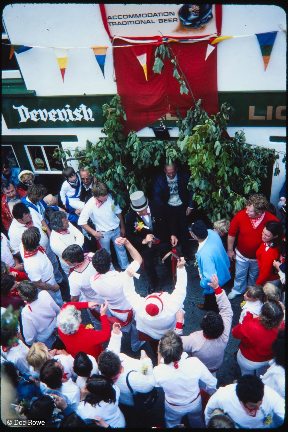 Old Oss 10'Clock procession outside The Golden Lion