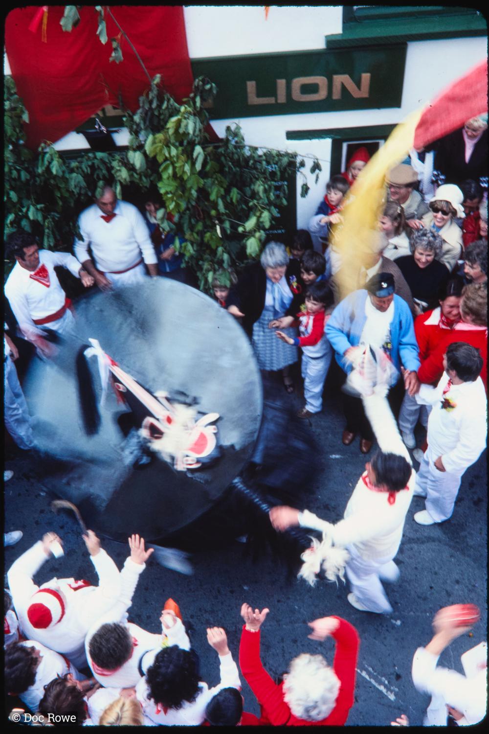 Old Oss being teased outside the Golden Lion