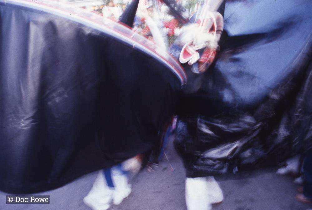 Blue Ribbon and Old Oss colliding, out of focus