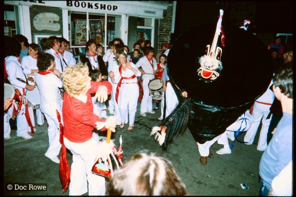 Night time, Old Oss being teased by woman