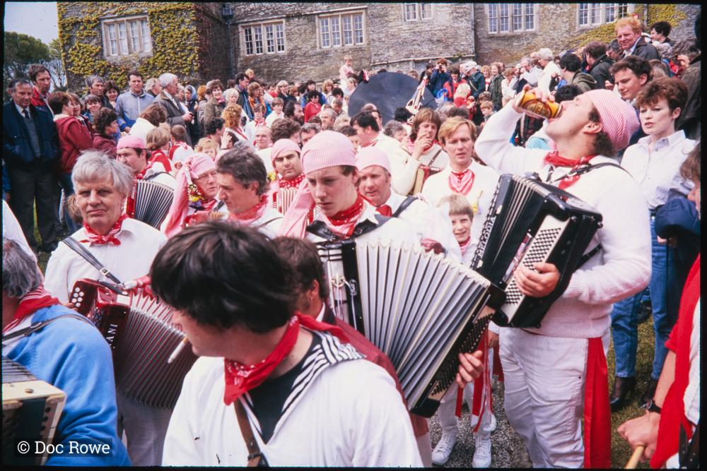 Old Oss accordion players at Prideaux Place