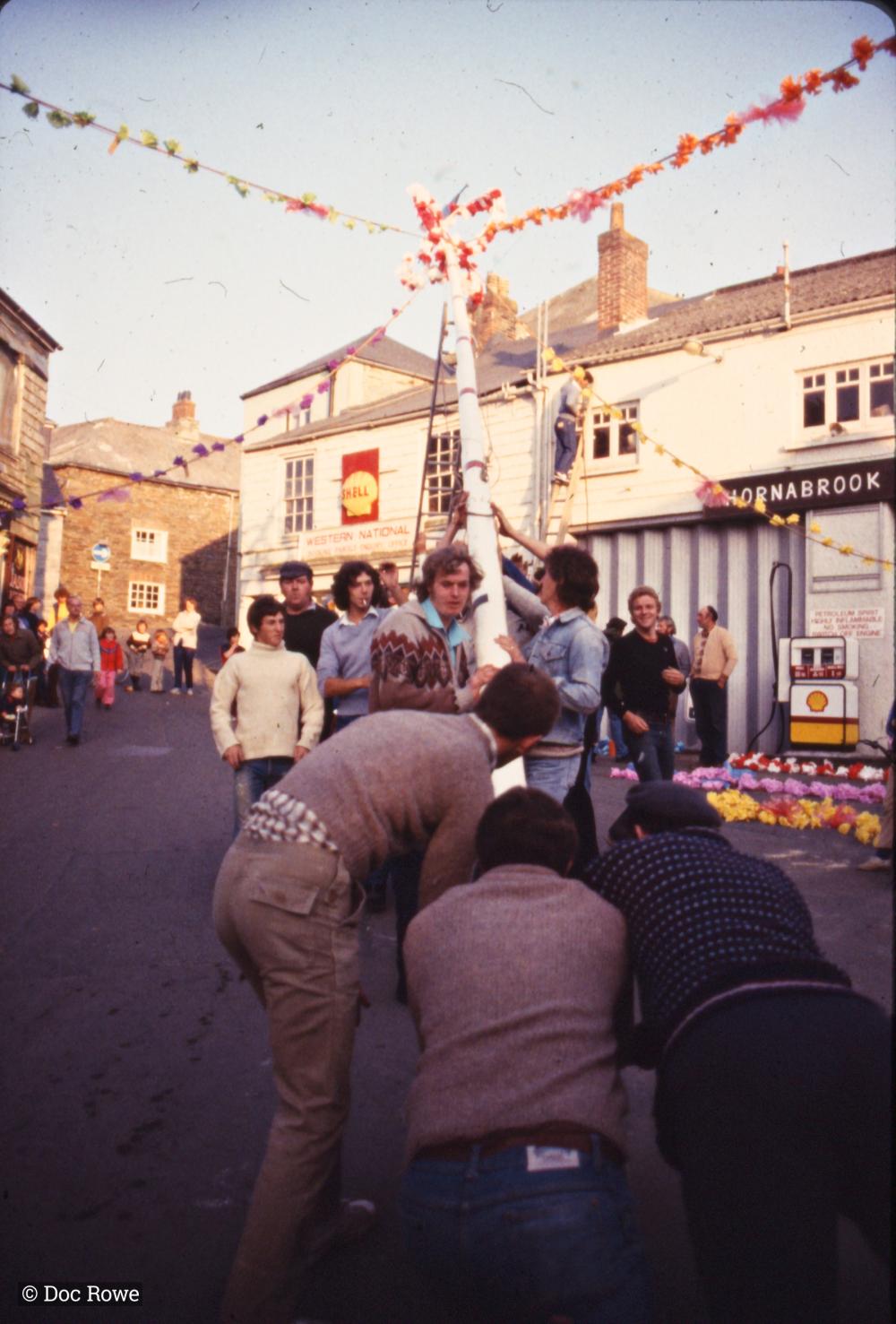Putting up the Maypole