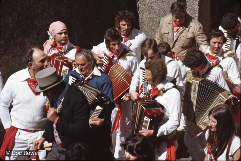 Old Oss band led by Master of Ceremonies