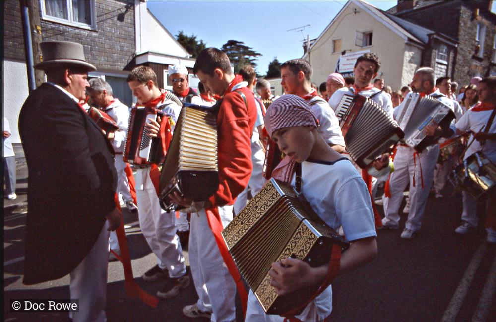 Old Oss procession