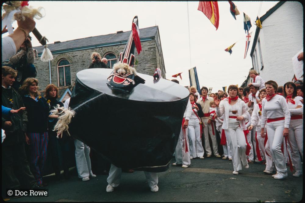 Old Oss with party 