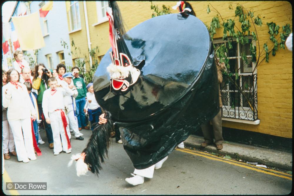 Old Oss dancing in road