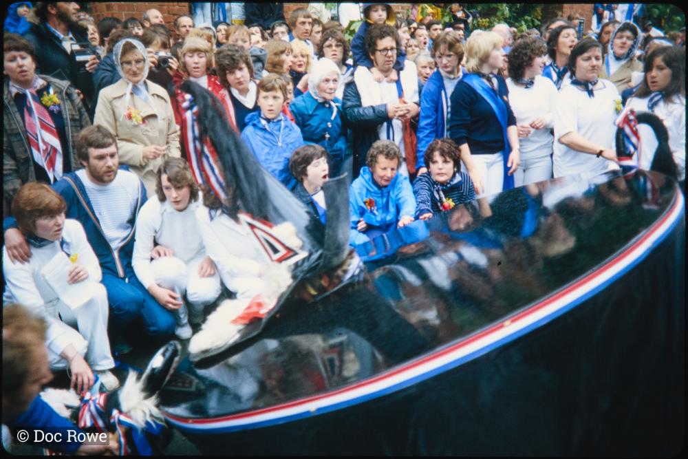 Blue Ribbon oss Clucky