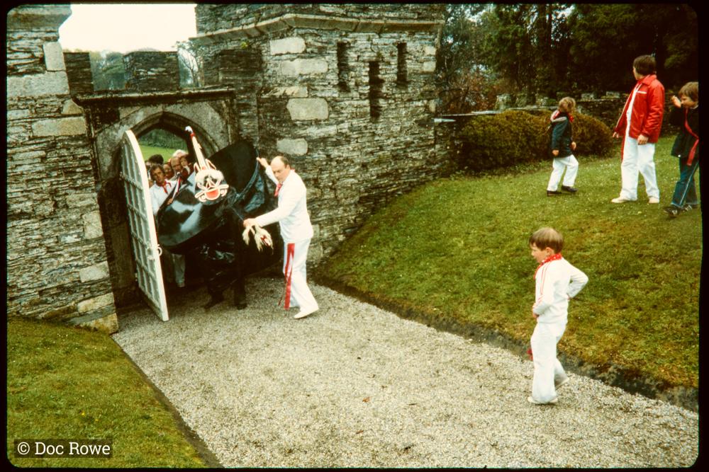 Old Oss coming through Prideaux Place gate